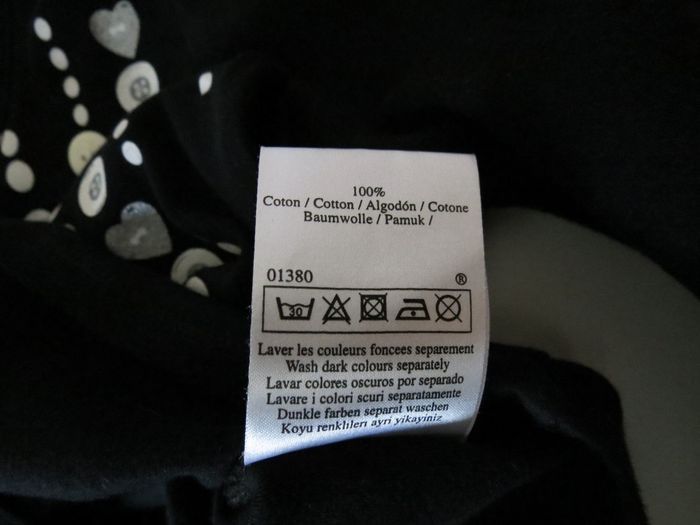 Top noir Cache Cache – détails bijoux & boutons cœur🩶 - photo numéro 8