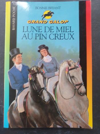 L'une de miel au pin creux