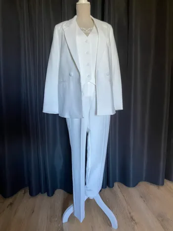 Ensemble Tailleur pantalon trois pièces