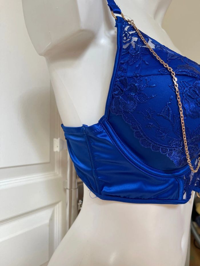 Soutien-gorge bleu - photo numéro 8