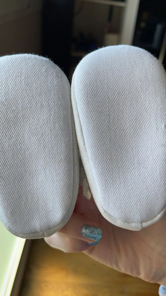 Jolies chaussures taille 17 - photo numéro 2