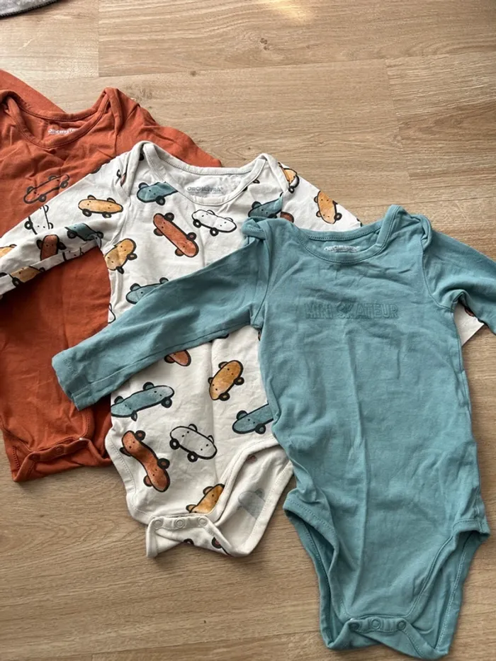 Lot de 4 bodies