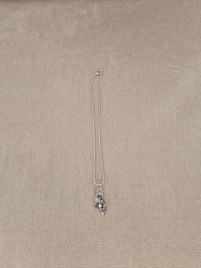 Collier argenté avec décorations et perles rosées - photo numéro 5