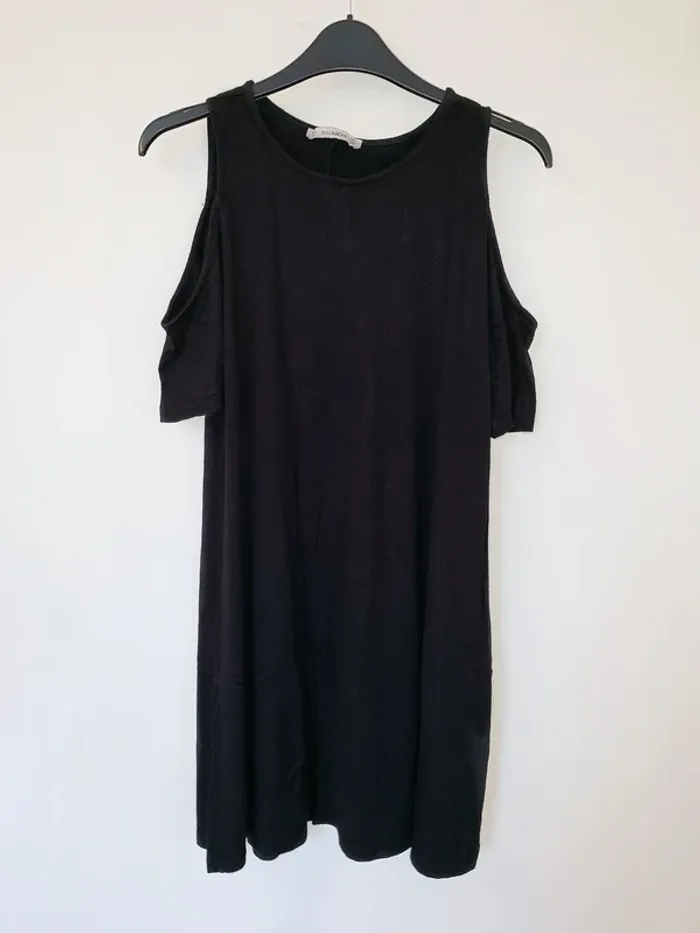 Robe noire Pull&bear - photo numéro 3