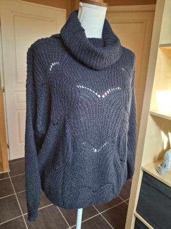 Pull col roulé marine neuf