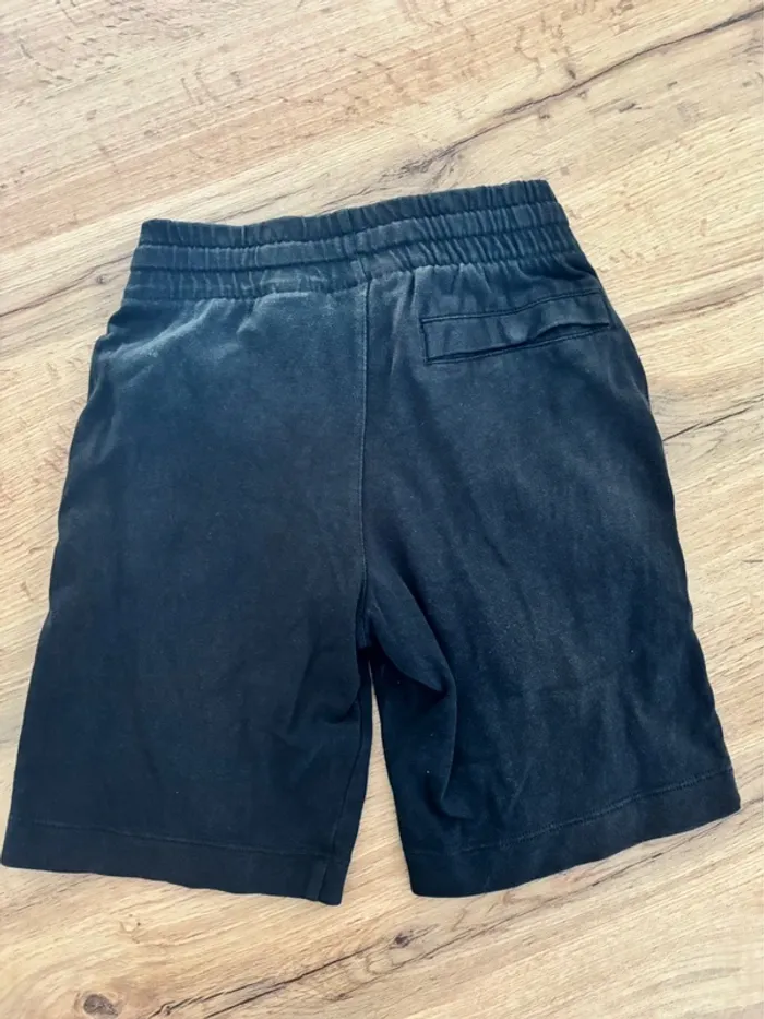 Short Nike garçon taille 122 128 cm noir - photo numéro 3