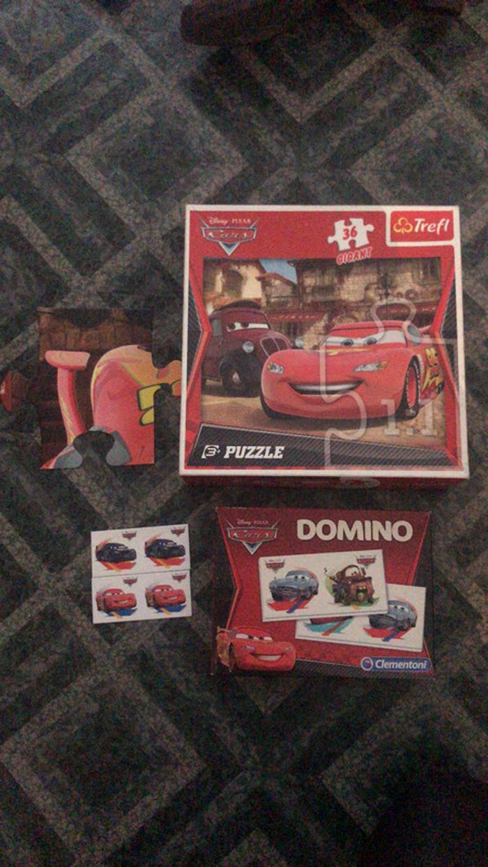 Puzzle géant et domino cars