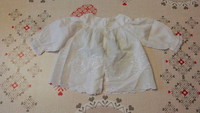 Blouse brodée 1 mois - photo numéro 2