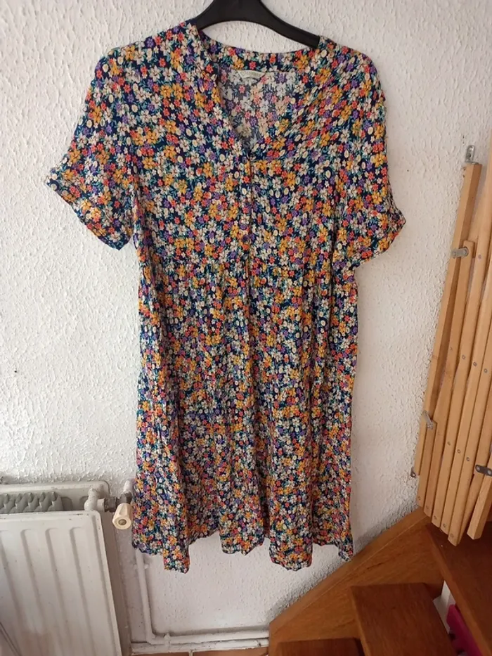 Robe longueur sous genou fleurie