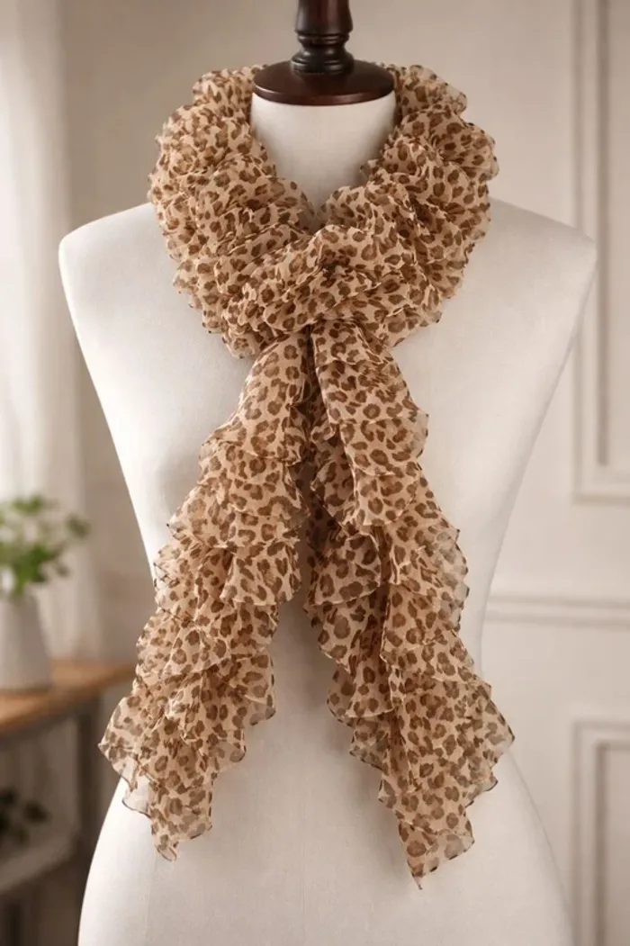 écharpe motif léopard