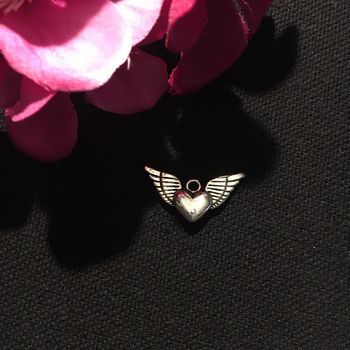 pendentif fantaisie métal argenté coeur ailé