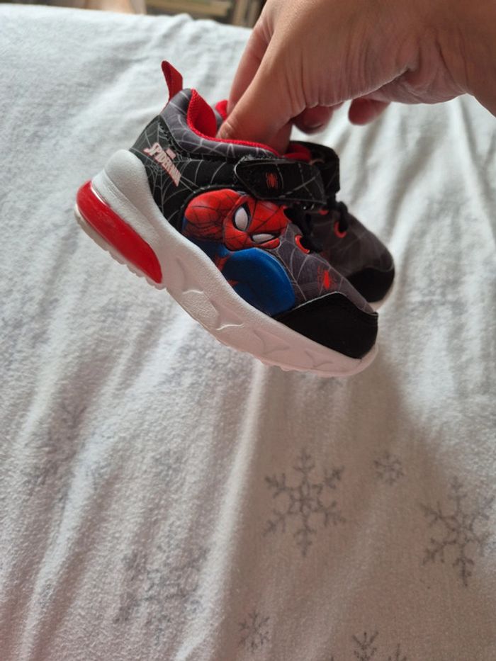 Baskets spiderman taille 20/21 - photo numéro 2