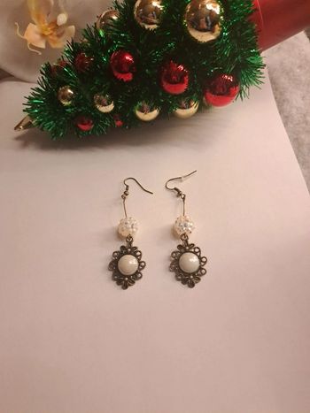 Boucles d'oreilles pendante bronze blanc gris