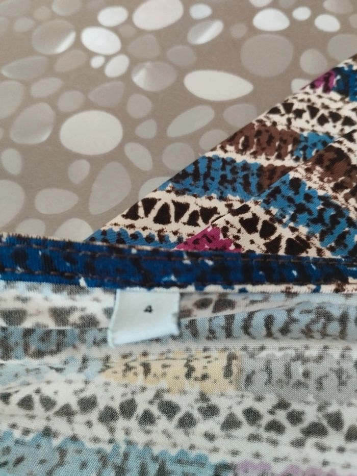 Robe multicolore taille 44 très agréable à porter - photo numéro 4