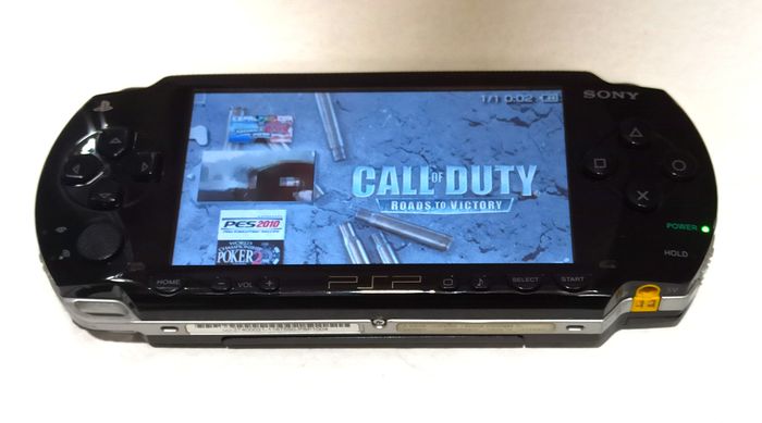 Sony PSP 1004 + 57 jeux cultes, Carte micro SD 64GB rapide, écouteurs PSP , câble de charge & coque - photo numéro 8