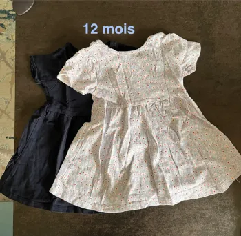 Lot 2 robes 12 mois