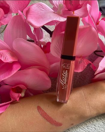 Lip gloss mat