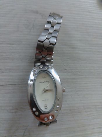 Montre quartz femme Donnay