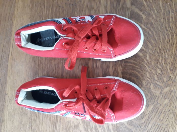 Chaussures , Baskets rouges Dunlop P 34 - photo numéro 2