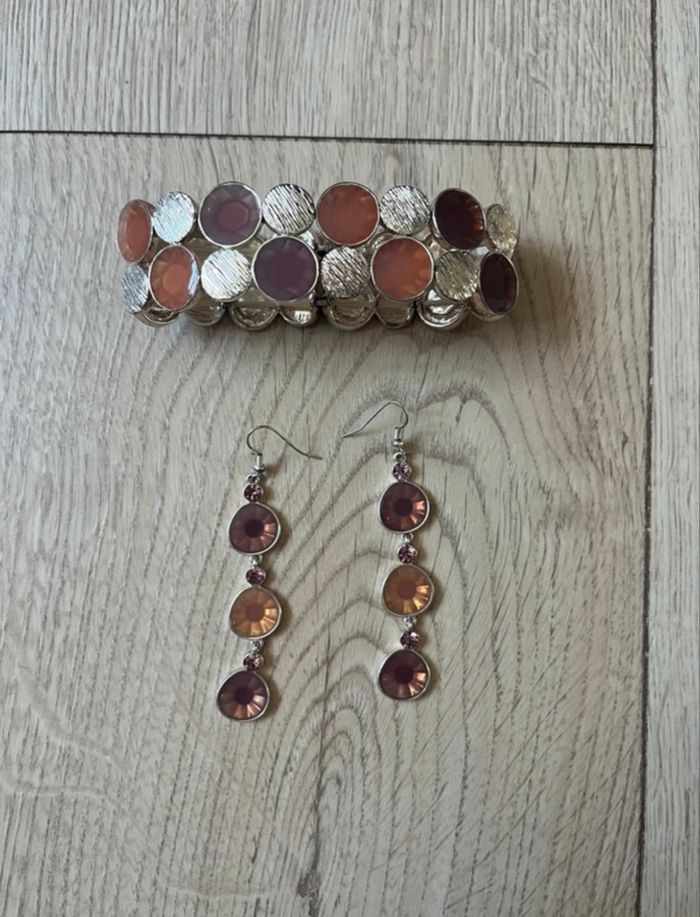 Boucles et bracelet