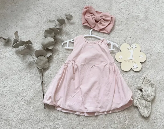 Robe rose 1 mois brioche