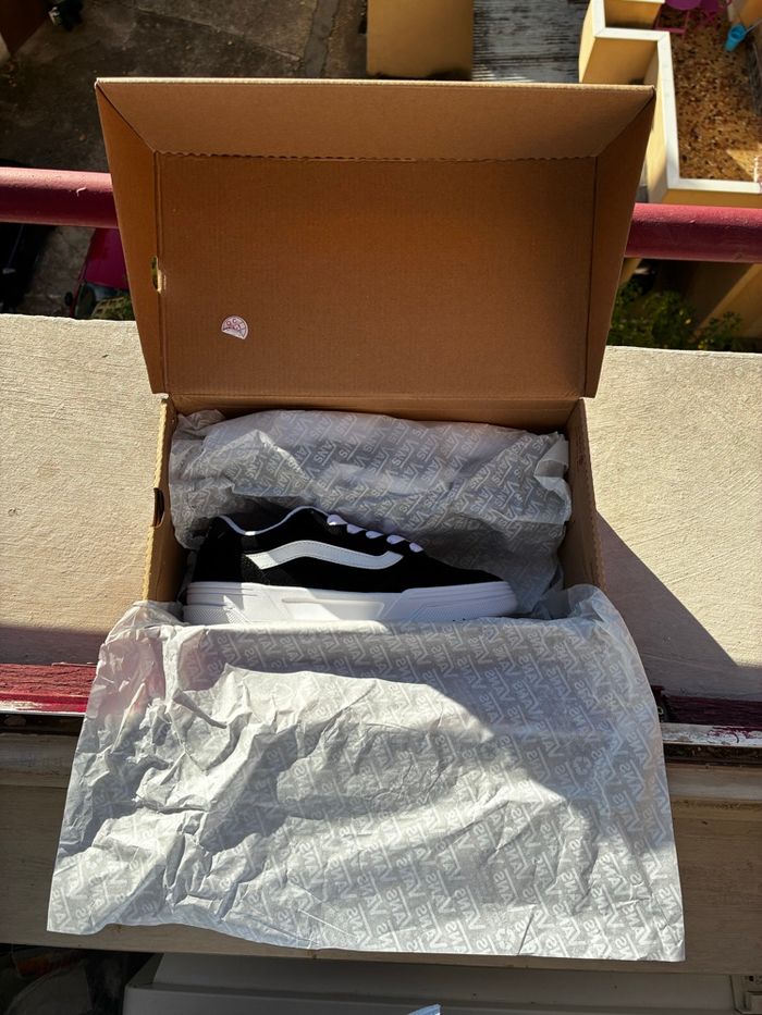 Vans Hylane Black White - Taille 37 - Neuves - photo numéro 6