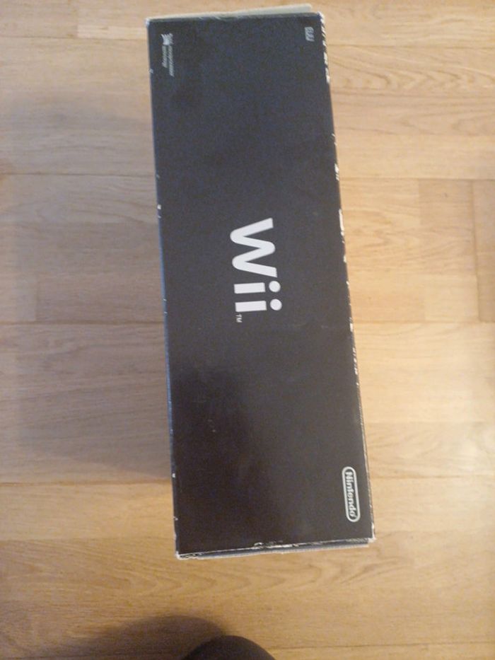 Pack Nintendo Wii Noire + adaptateur HDMI - photo numéro 2