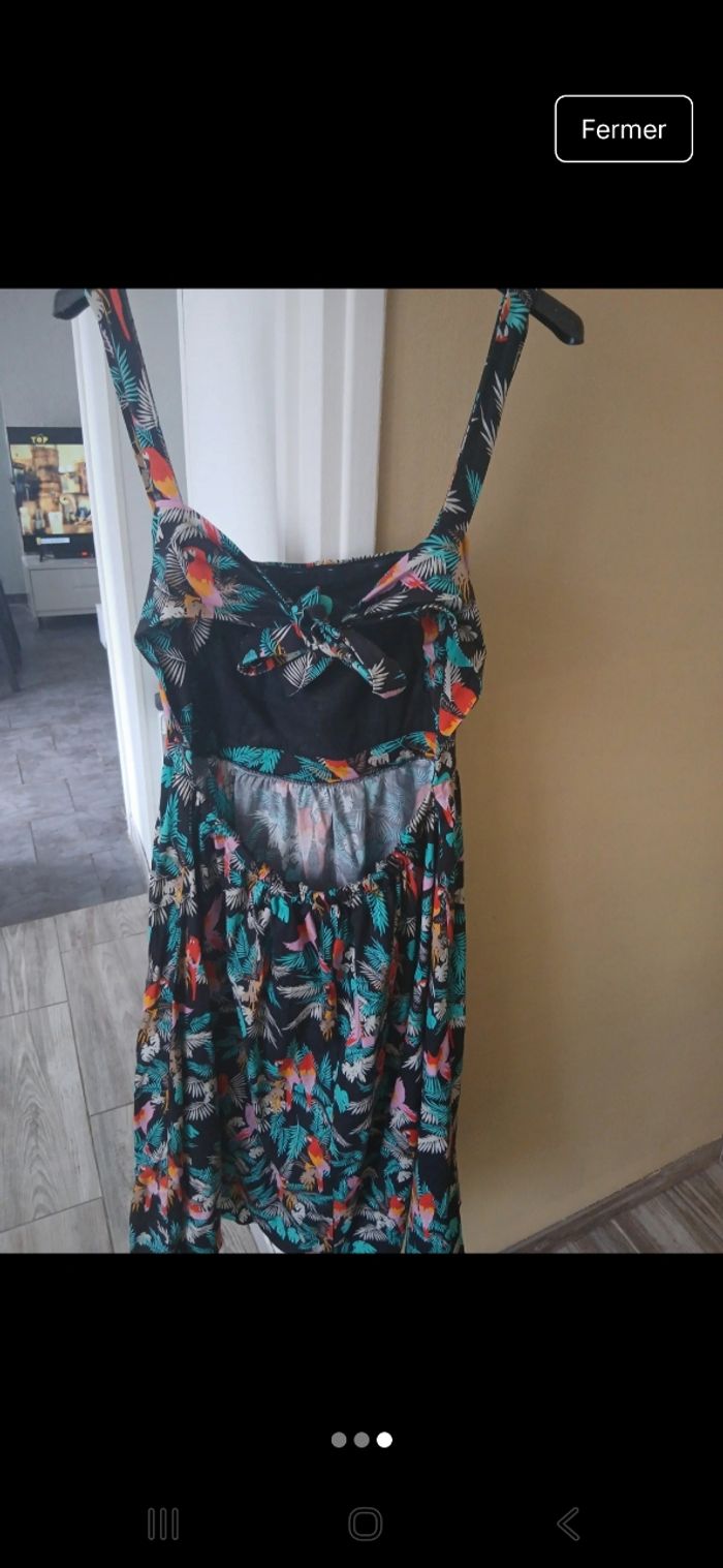 Robe dos ouvert - photo numéro 3