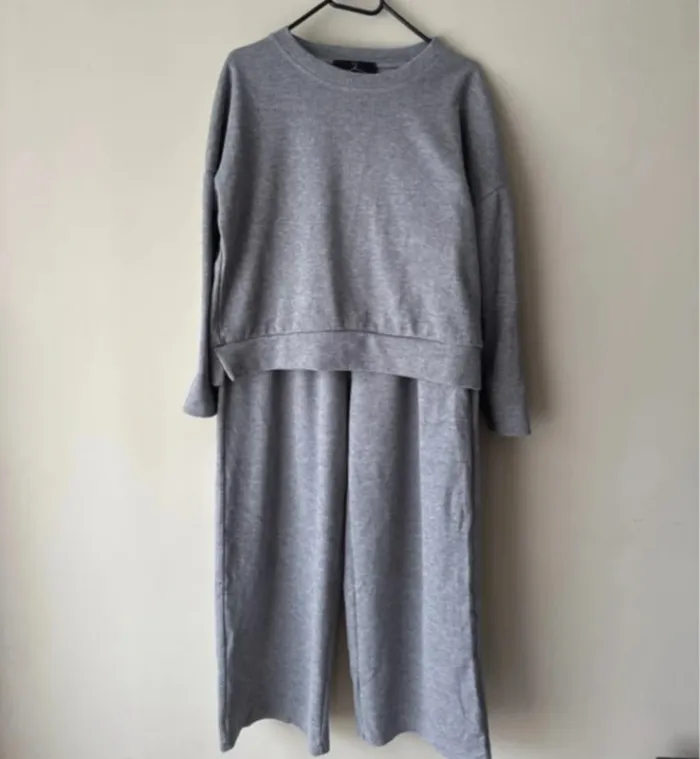 👚👖Ensemble femme gris taille unique -  new collection NEUF sans étiquette !