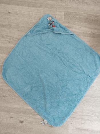 Cape de bain bébé