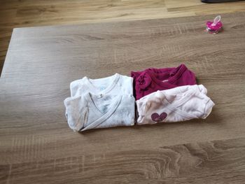 4 bodies manches longues 3 mois