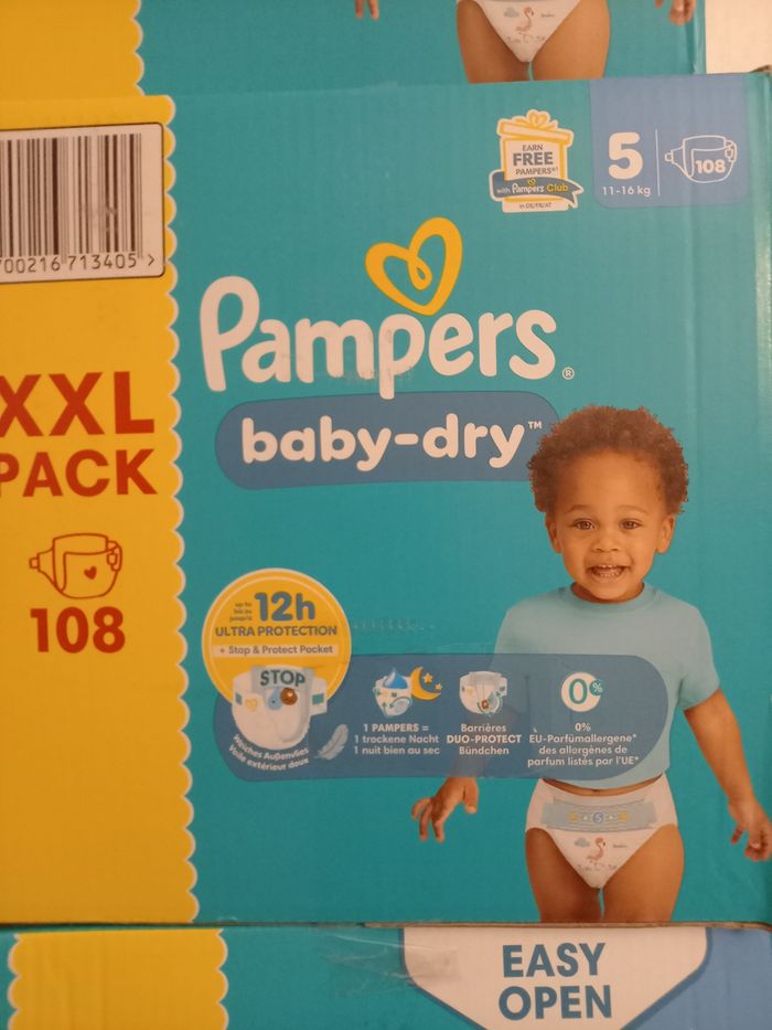Couches pampers taille 5