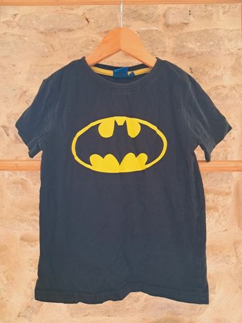 Tee shirt batman noir et jaune 5/6 ans tbe