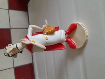 Figurine zerozerosix