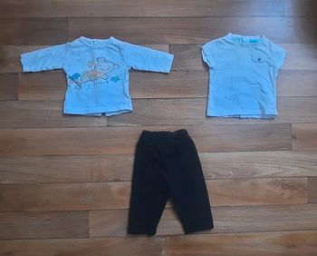 Lot de 2 t shirts et 1 pantalon 1 mois