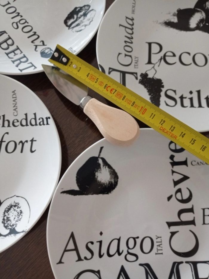 4 Assiettes à fromage. Noir et blanc - photo numéro 4