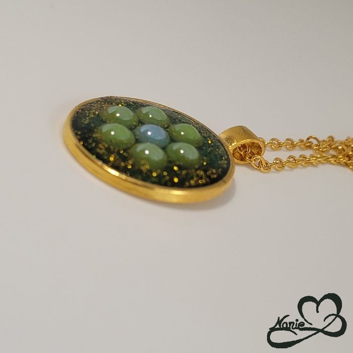 Sautoir doré avec des mosaïques et paillettes vertes - photo numéro 3