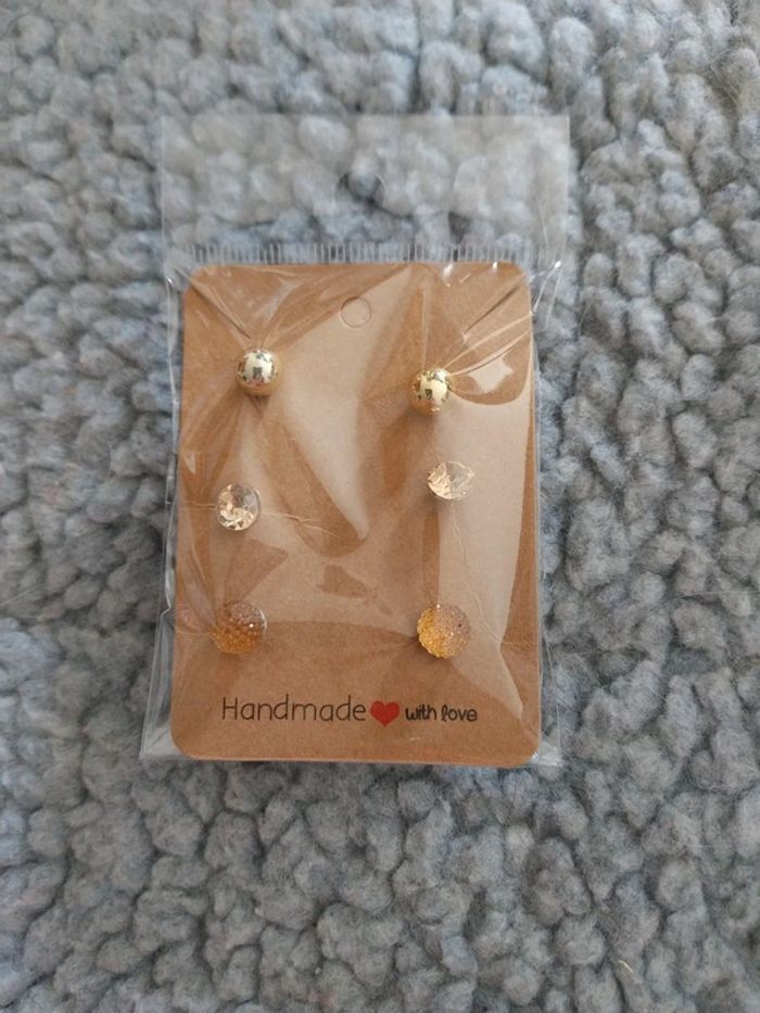 Boucle d'oreille orangé