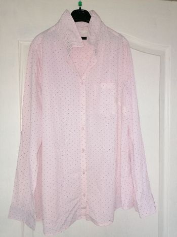 Chemise rose pâle