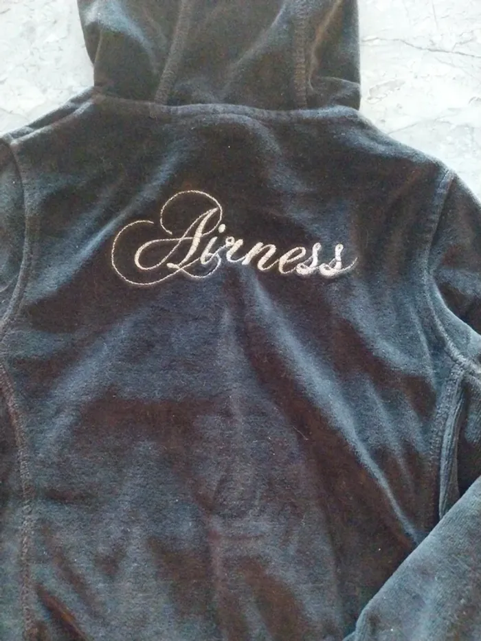 Veste à capuche T. 8 ans - photo numéro 9