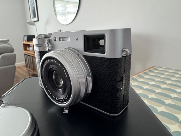 Appareil photo numérique Fujifilm X100VI 40,2 mégapixels argent neuf garantie - photo numéro 2