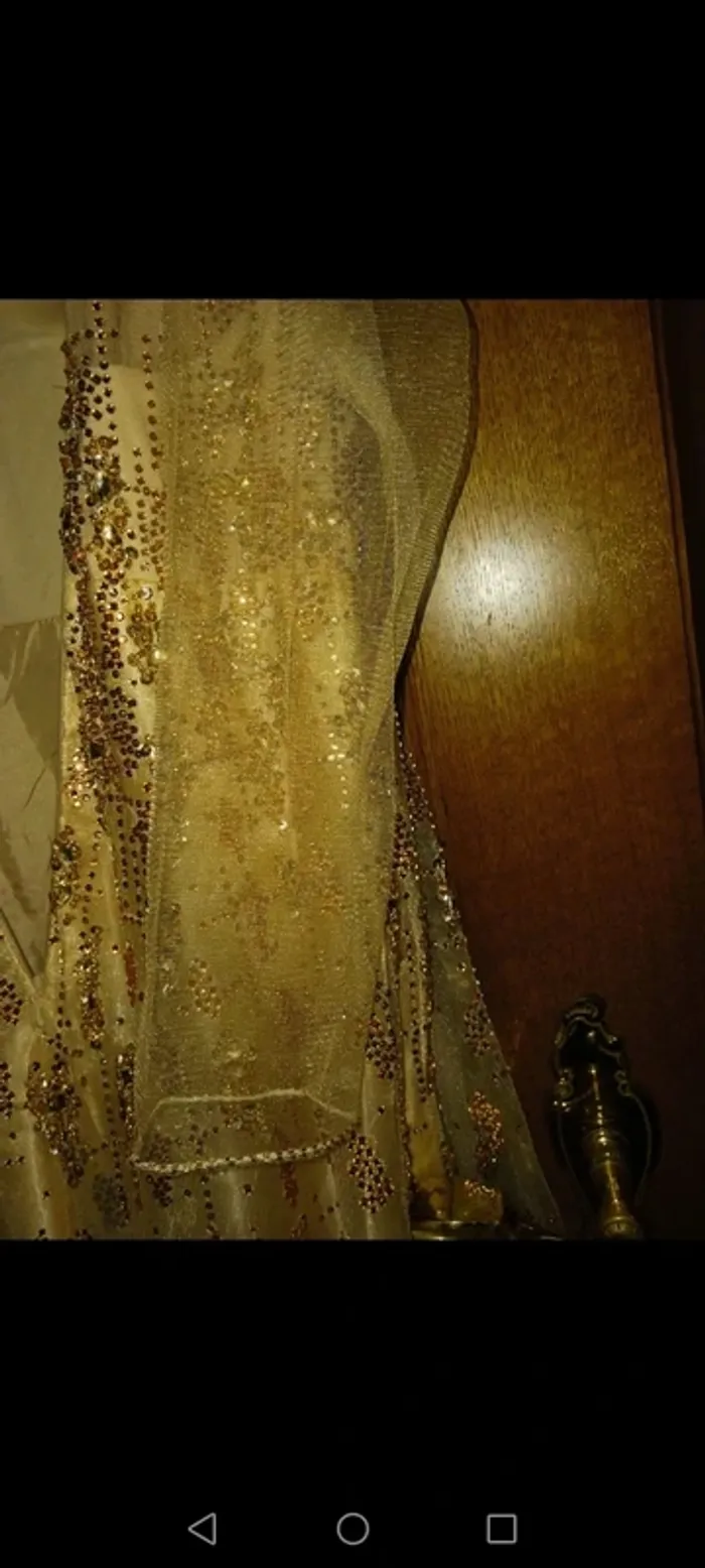 Robe de soirée manches transparentes taille 42-44 - photo numéro 7