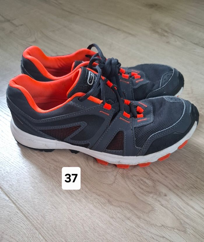 Basket running 37 TBE - photo numéro 1