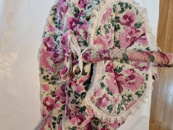 Panier en osier vintage fait main avec son couvercle matelassé - photo numéro 4