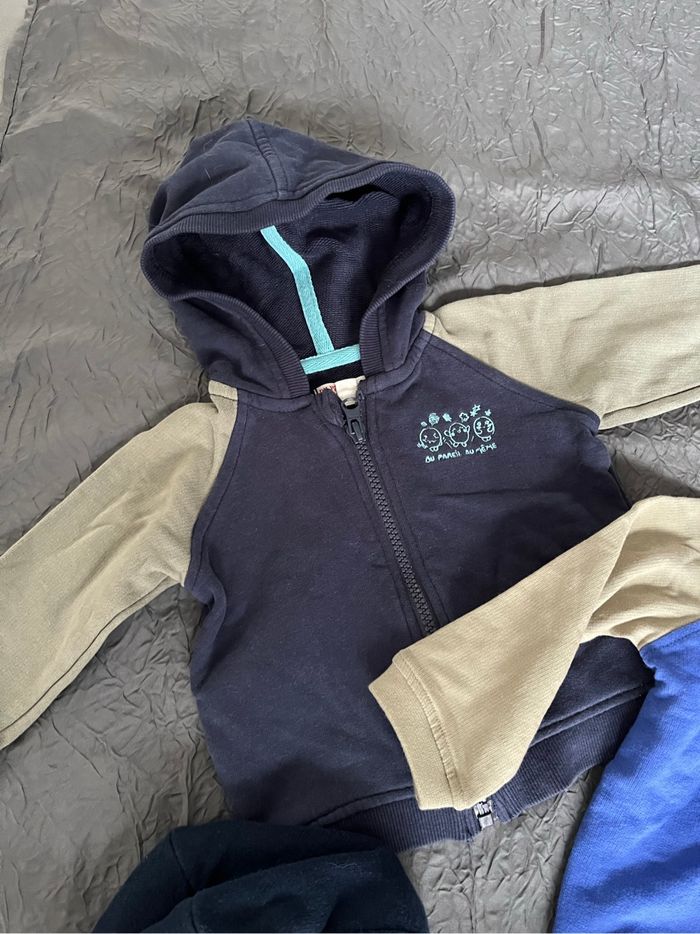 Lot vestes 6 mois - photo numéro 2