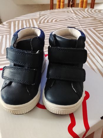 Chaussure garçon taille 19