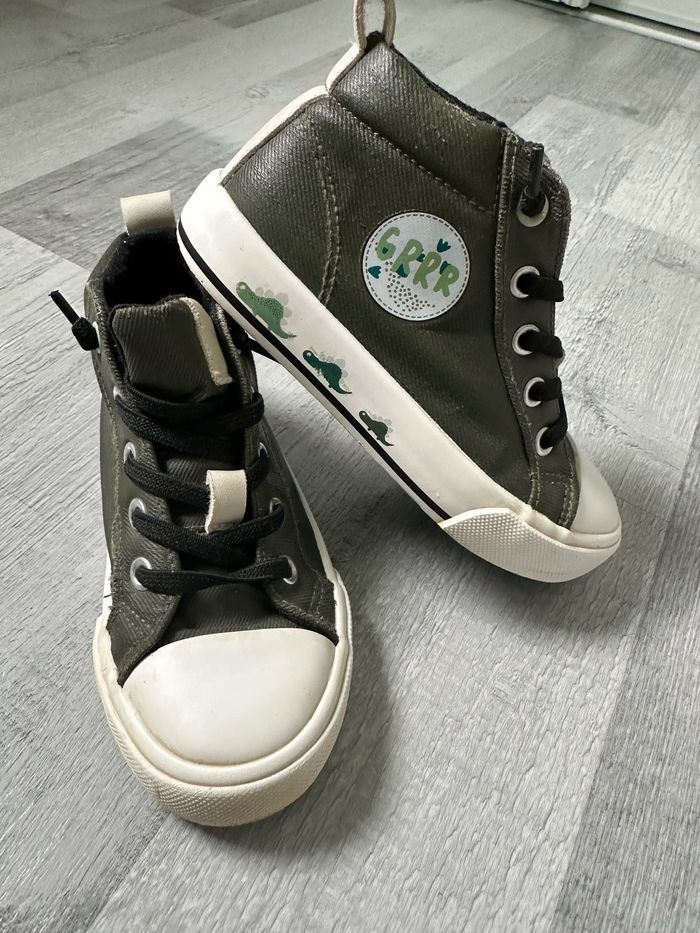 Lot chaussures + claquettes taille 27 garçon - photo numéro 10