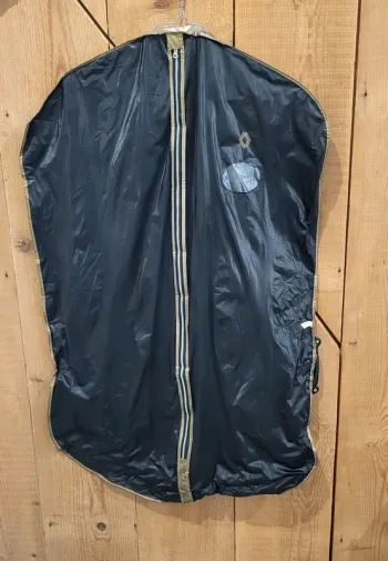 Housse de costume - noir – légère et pratique - Très bon état