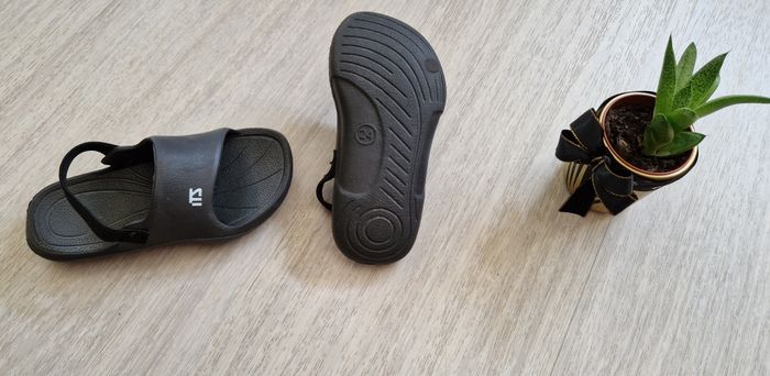 Claquettes T. 24 avec maintien élastique - photo numéro 2