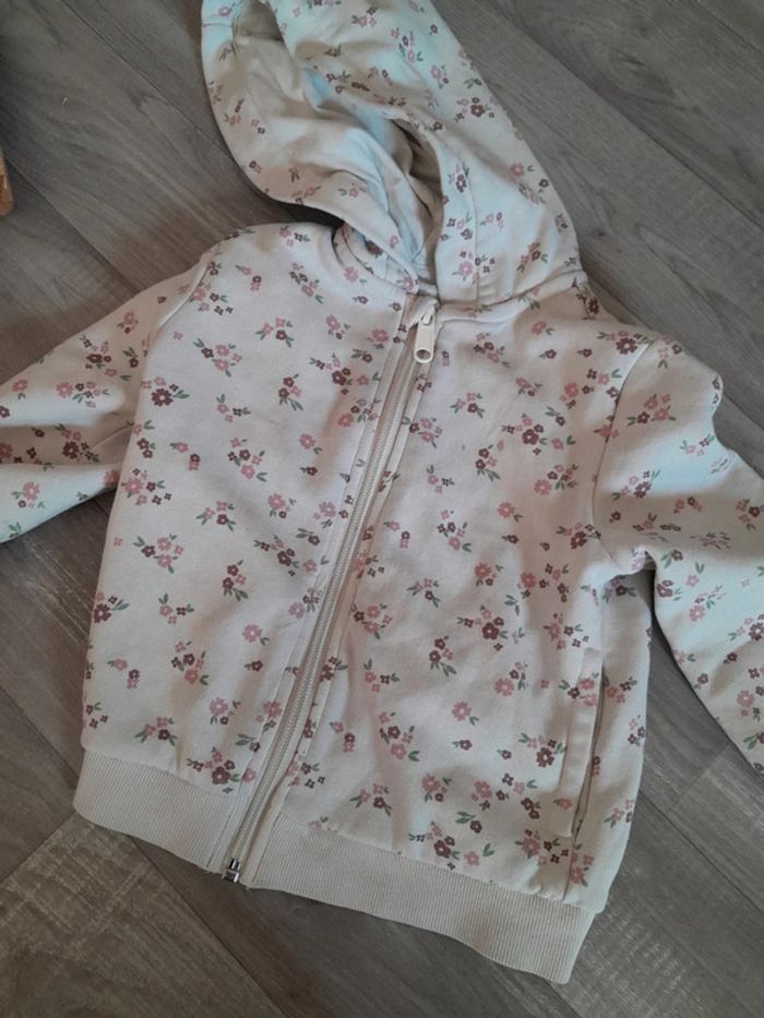 Gilet à capuche